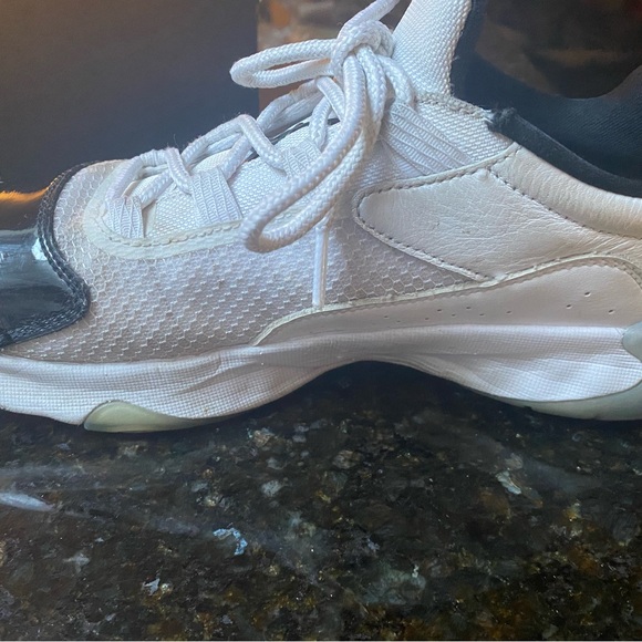 Air Jordan 11 CMFT Low V2 - Picture 7 of 12